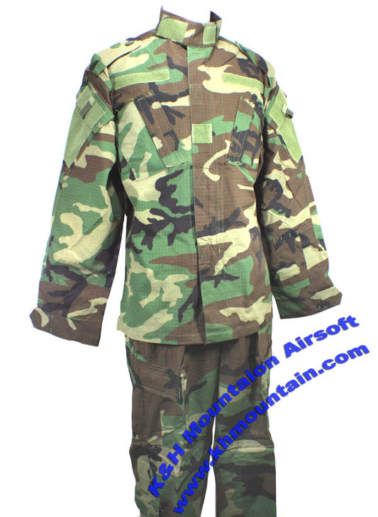 BDU Set with Shirt and Pants / Woodland Pattern